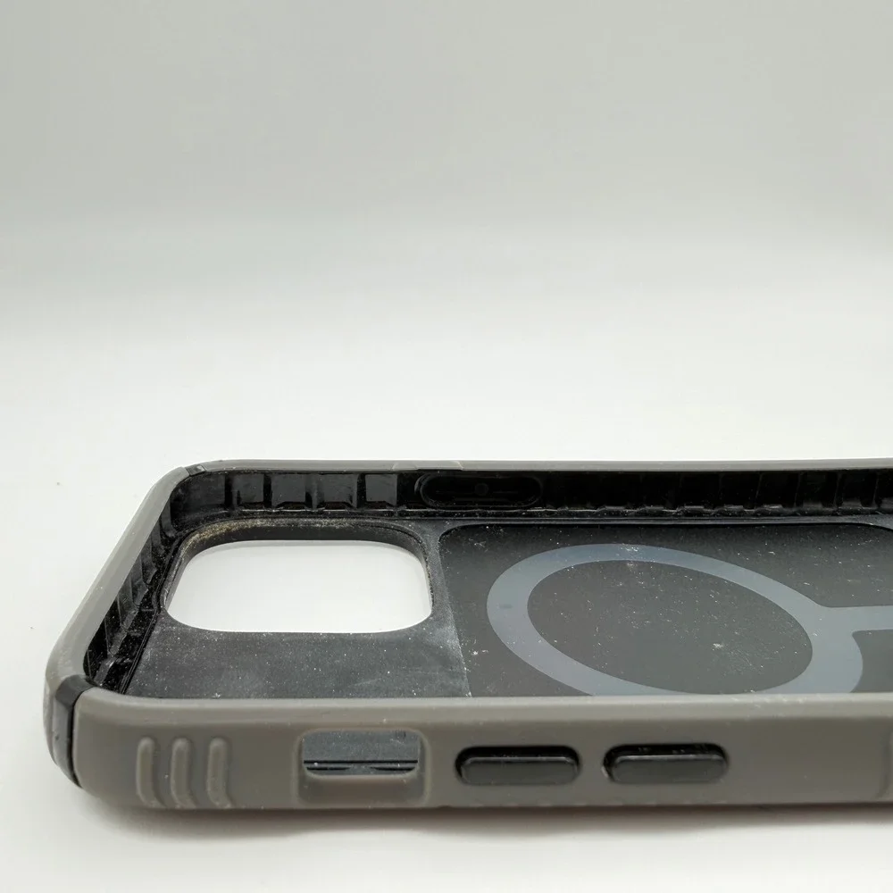 Speck Phone Case iPhone 13 Pro 6.1 MagSafe Presidio2 Grip